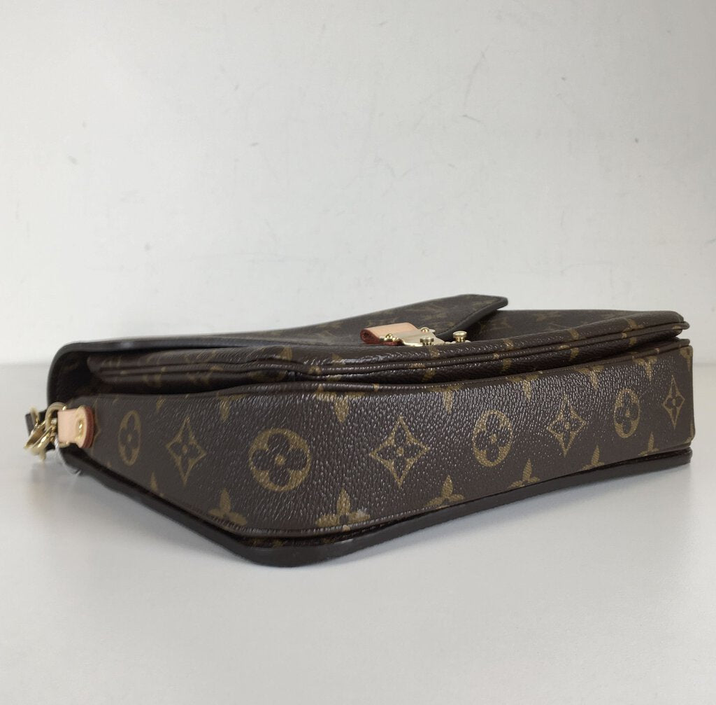 Louis Vuitton Pochette Metis