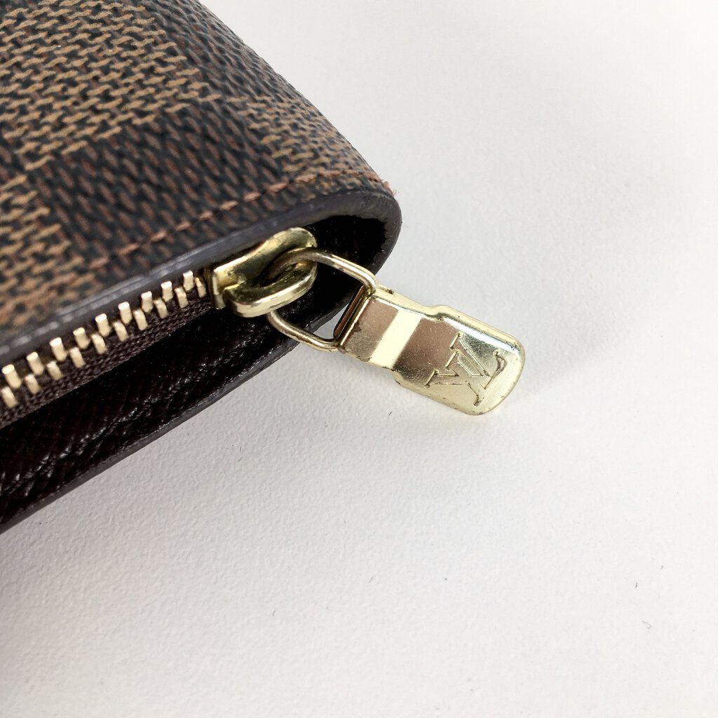 Louis Vuitton Zippy Wallet