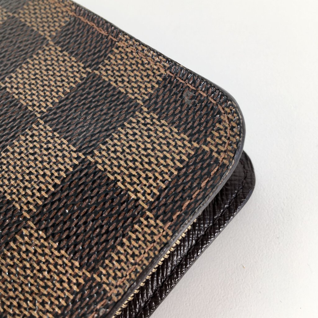 Louis Vuitton Zippy Wallet