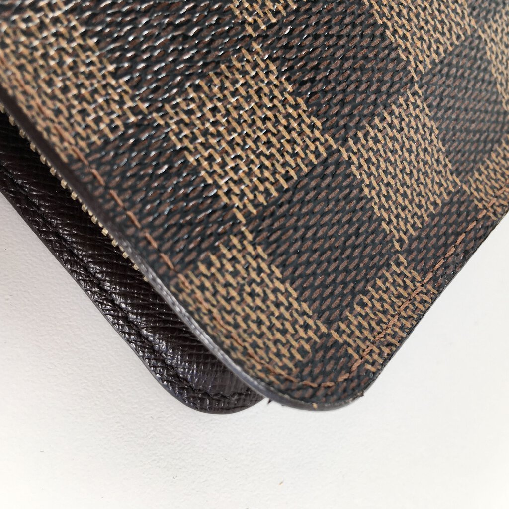 Louis Vuitton Zippy Wallet