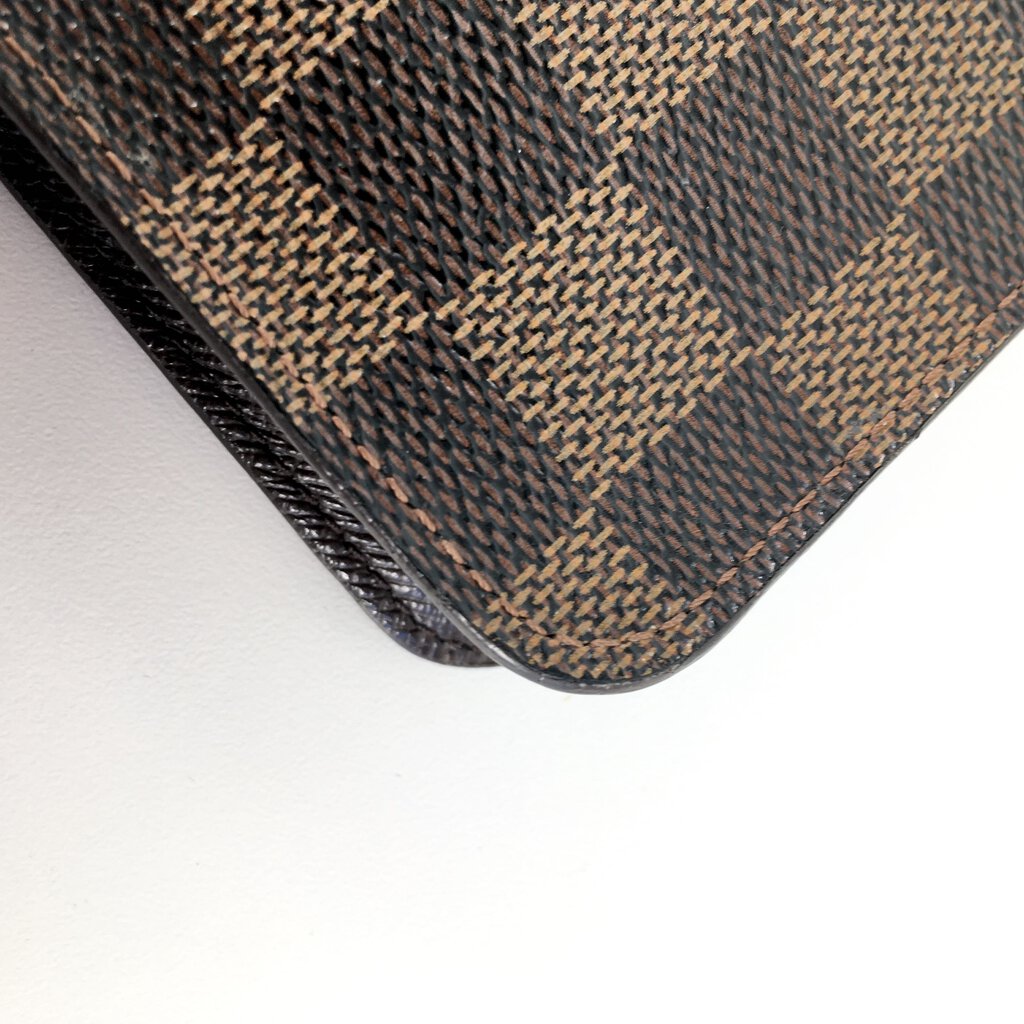 Louis Vuitton Zippy Wallet