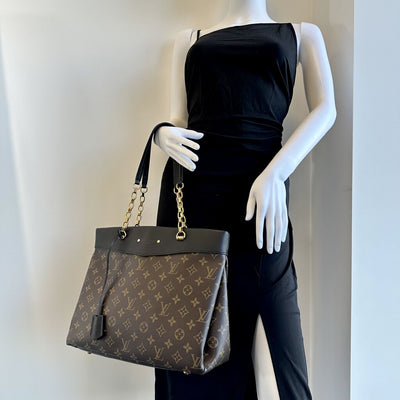 Louis Vuitton Pallas Shopper