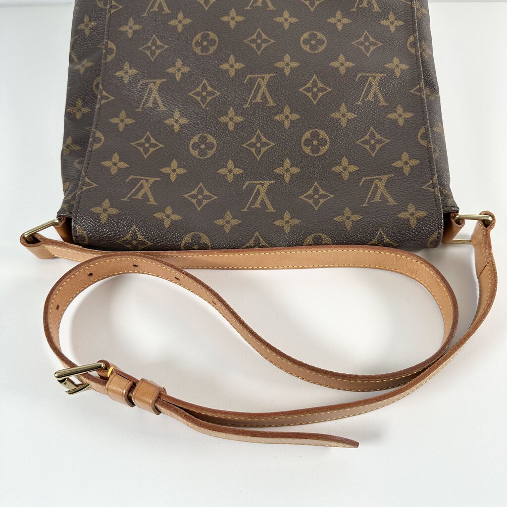 Louise Vuitton Musette Salsa