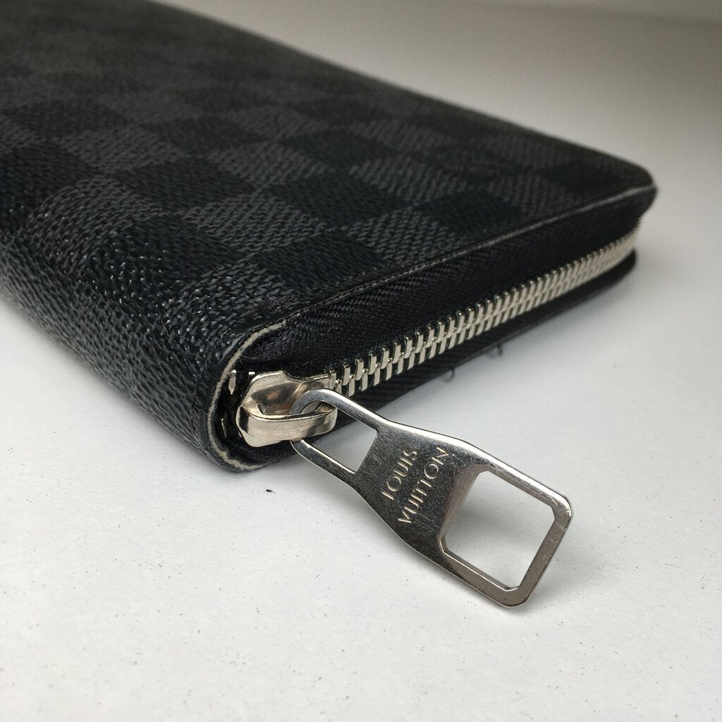 Louis Vuitton Zippy Organizer Wallet