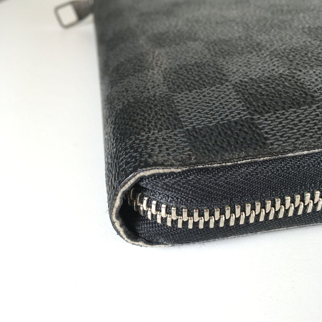 Louis Vuitton Zippy Organizer Wallet