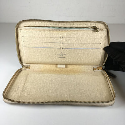 Louis Vuitton Zippy Organizer Wallet