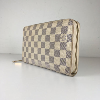 Louis Vuitton Zippy Organizer Wallet