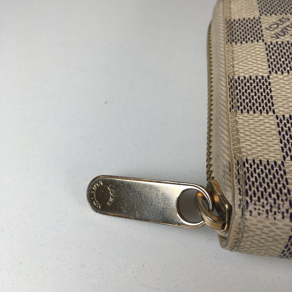 Louis Vuitton Zippy Organizer Wallet