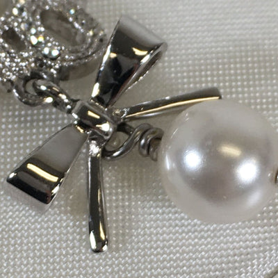 Dior Pearl Drop Bow Ring