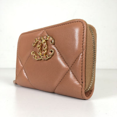 Chanel 19 Zippy Cardholder