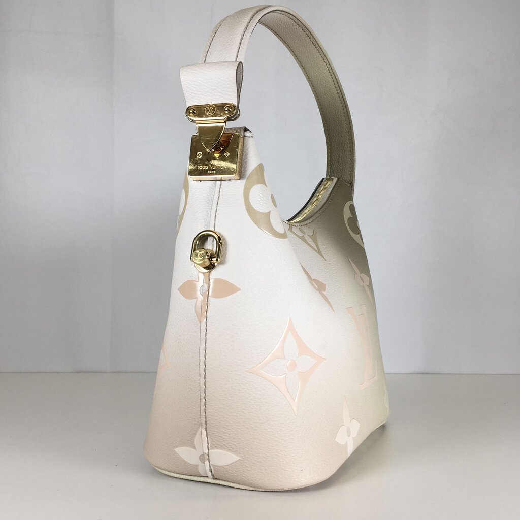 Louis Vuitton Marshmallow PM