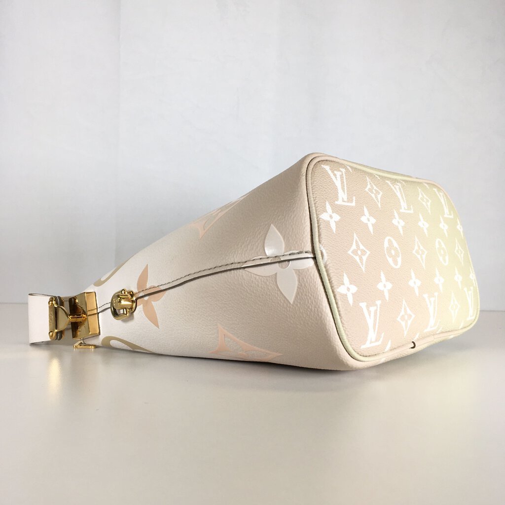 Louis Vuitton Marshmallow PM