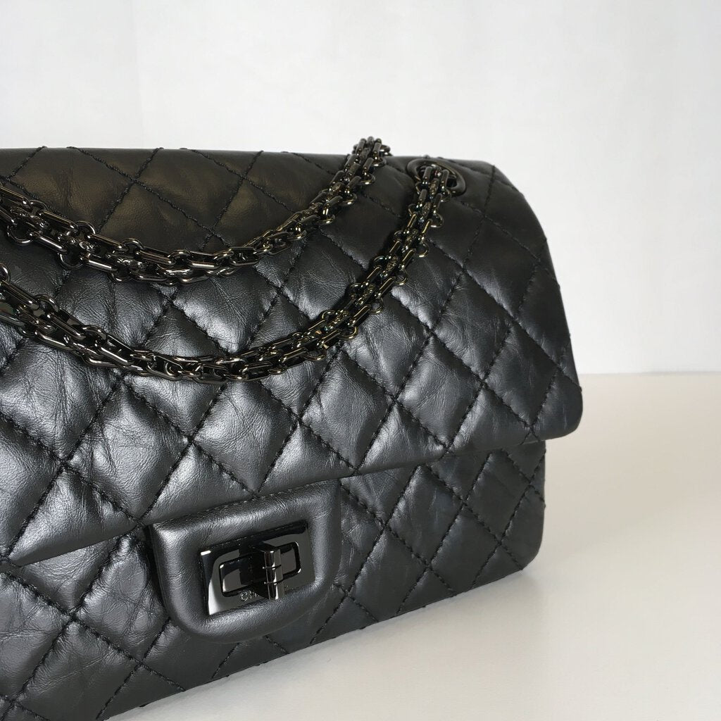 Chanel Reissue 225