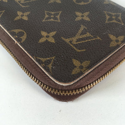 Louis Vuitton Zippy Organizer Wallet