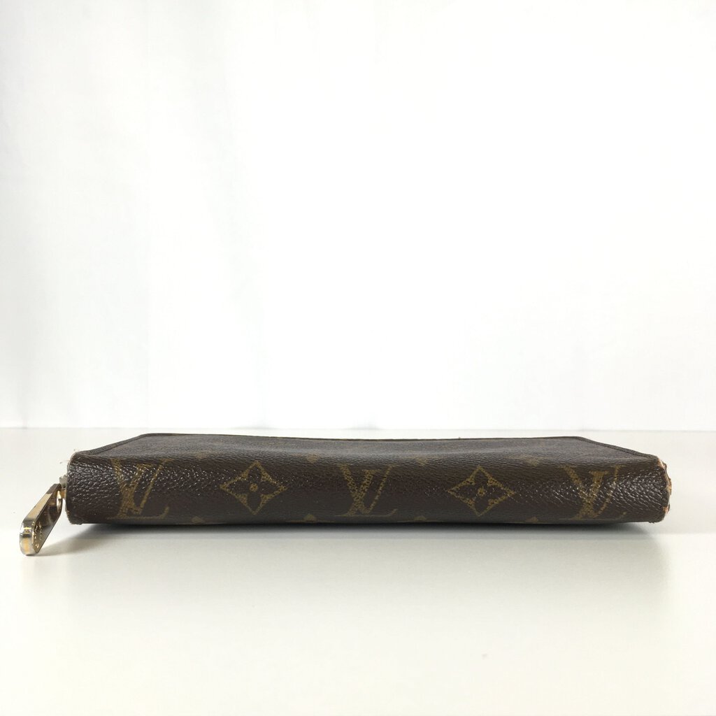 Louis Vuitton Zippy Organizer Wallet