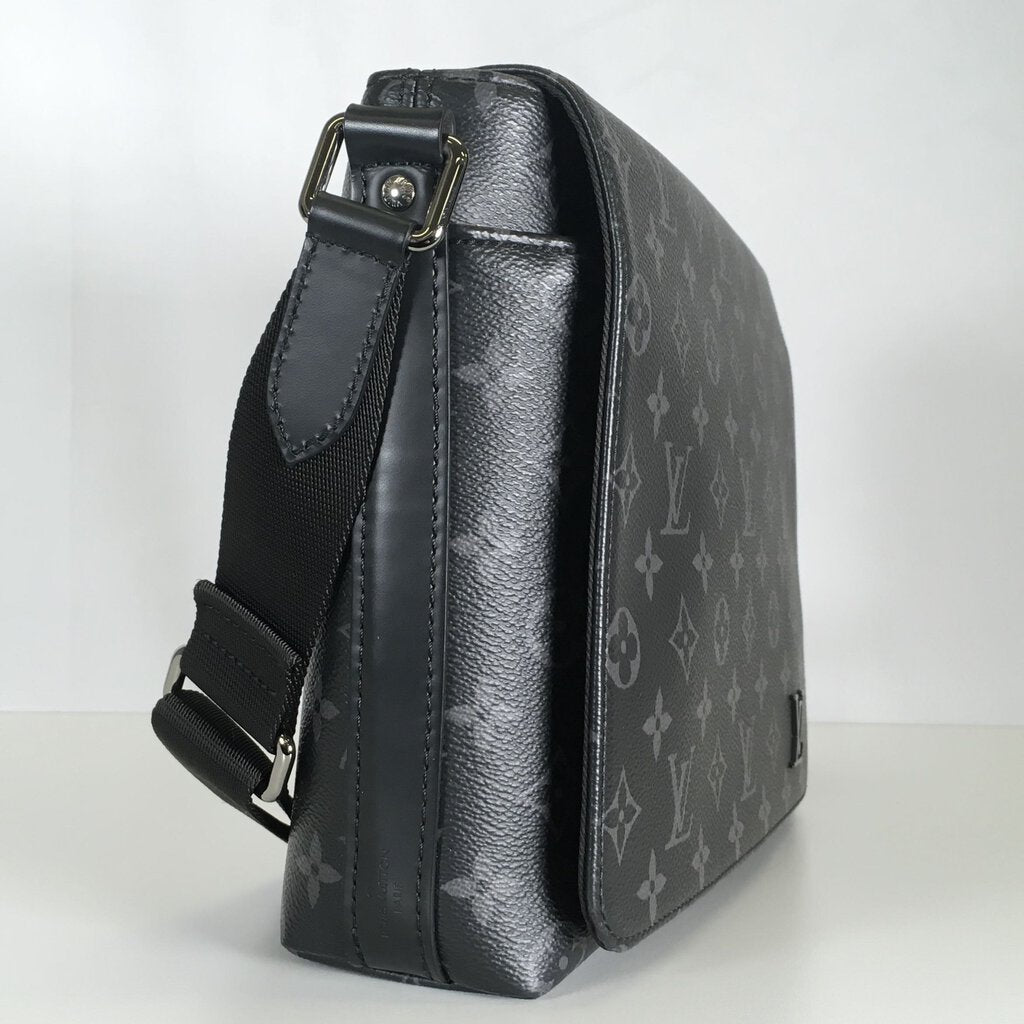 Louis Vuitton District Messenger Bag