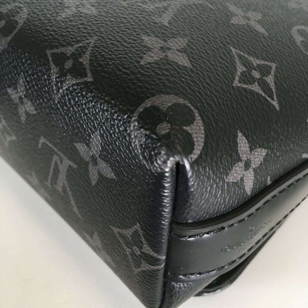 Louis Vuitton District Messenger Bag