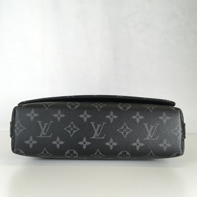 Louis Vuitton District Messenger Bag