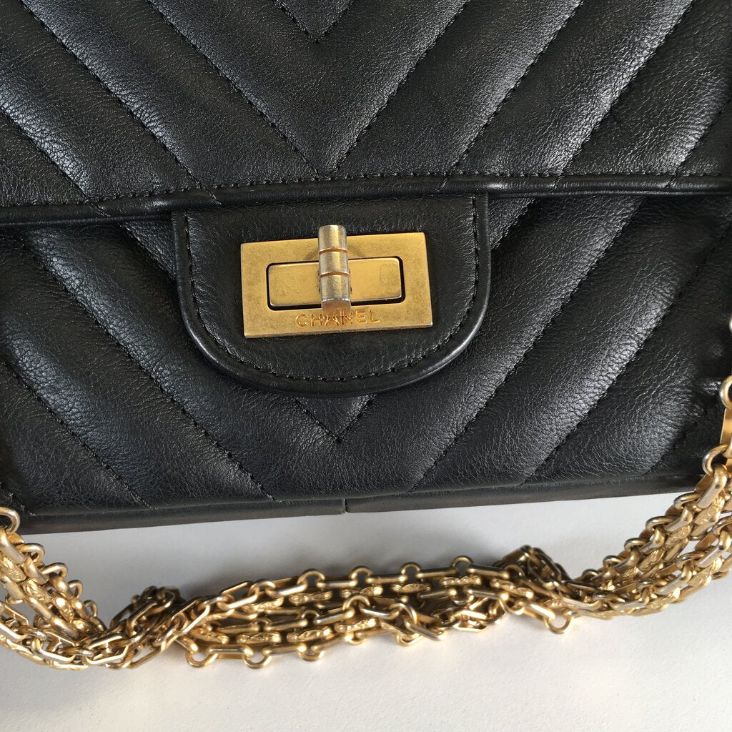 Chanel Chevron Reissue 226