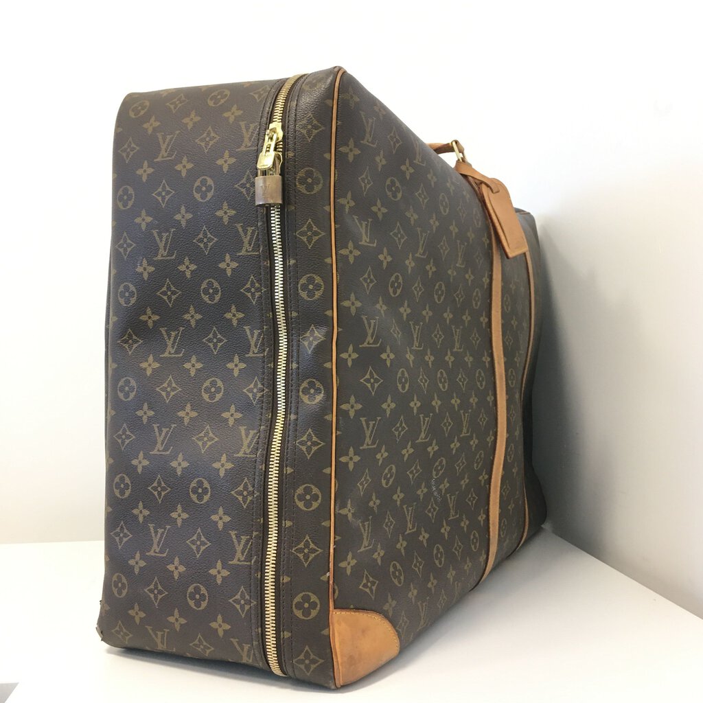 Louis Vuitton Sirius Luggage