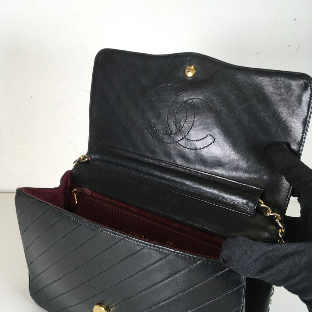 Chanel Vintage Diagonal Flap