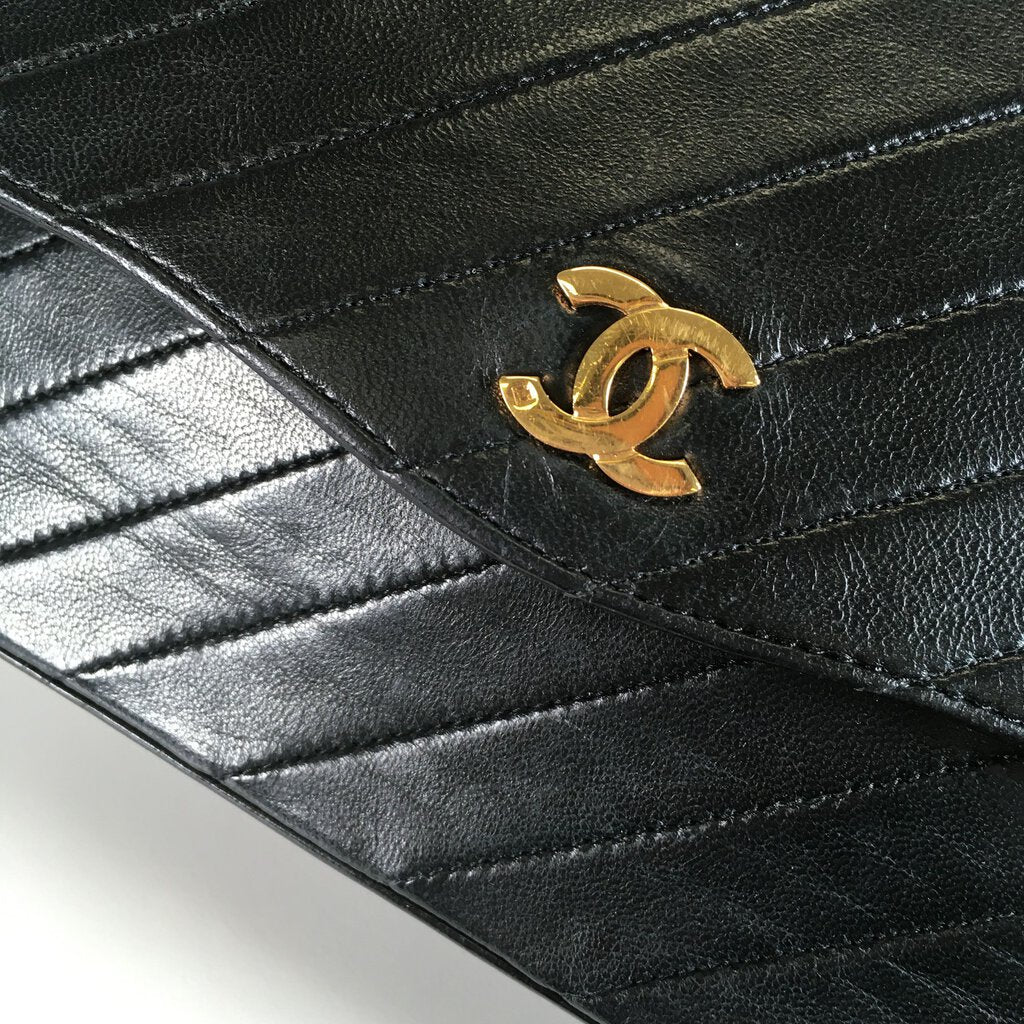 Chanel Vintage Diagonal Flap