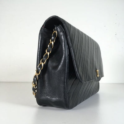 Chanel Vintage Diagonal Flap