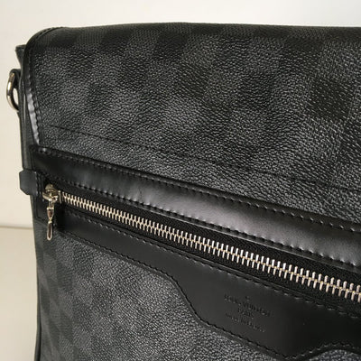 Louis Vuitton Daniel Messenger Bag