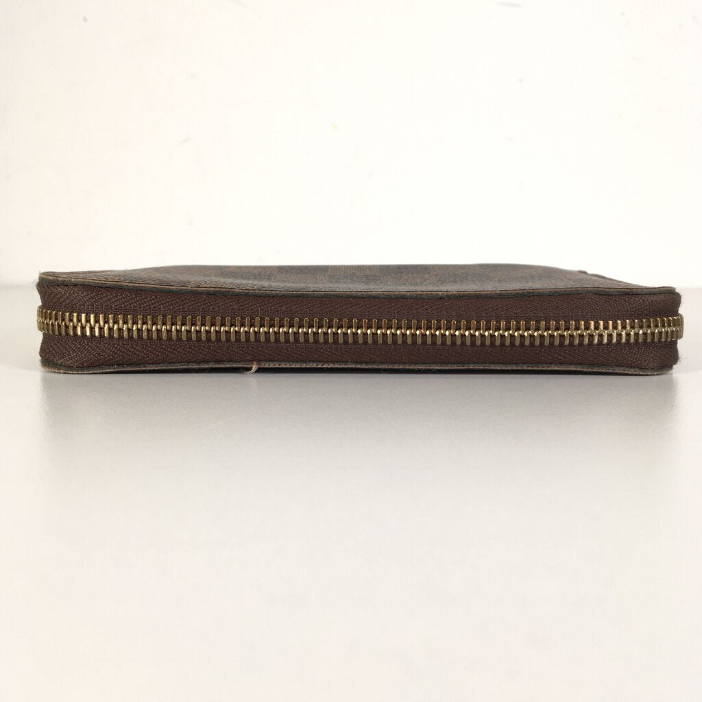 Louis Vuitton Zippy Wallet