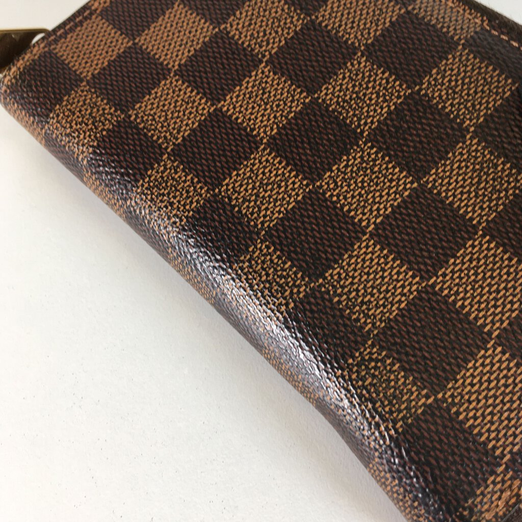 Louis Vuitton Zippy Wallet