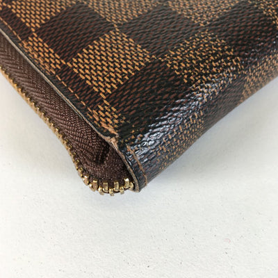 Louis Vuitton Zippy Wallet