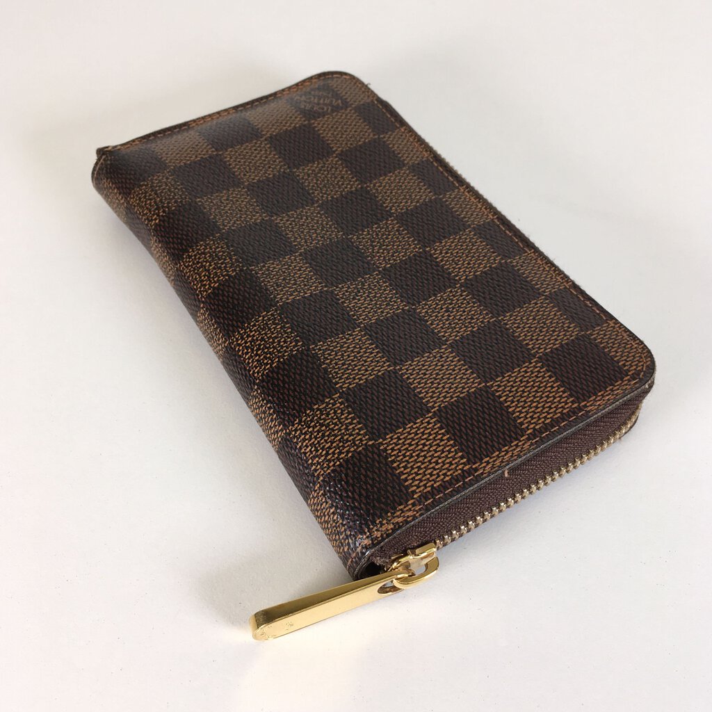 Louis Vuitton Zippy Wallet