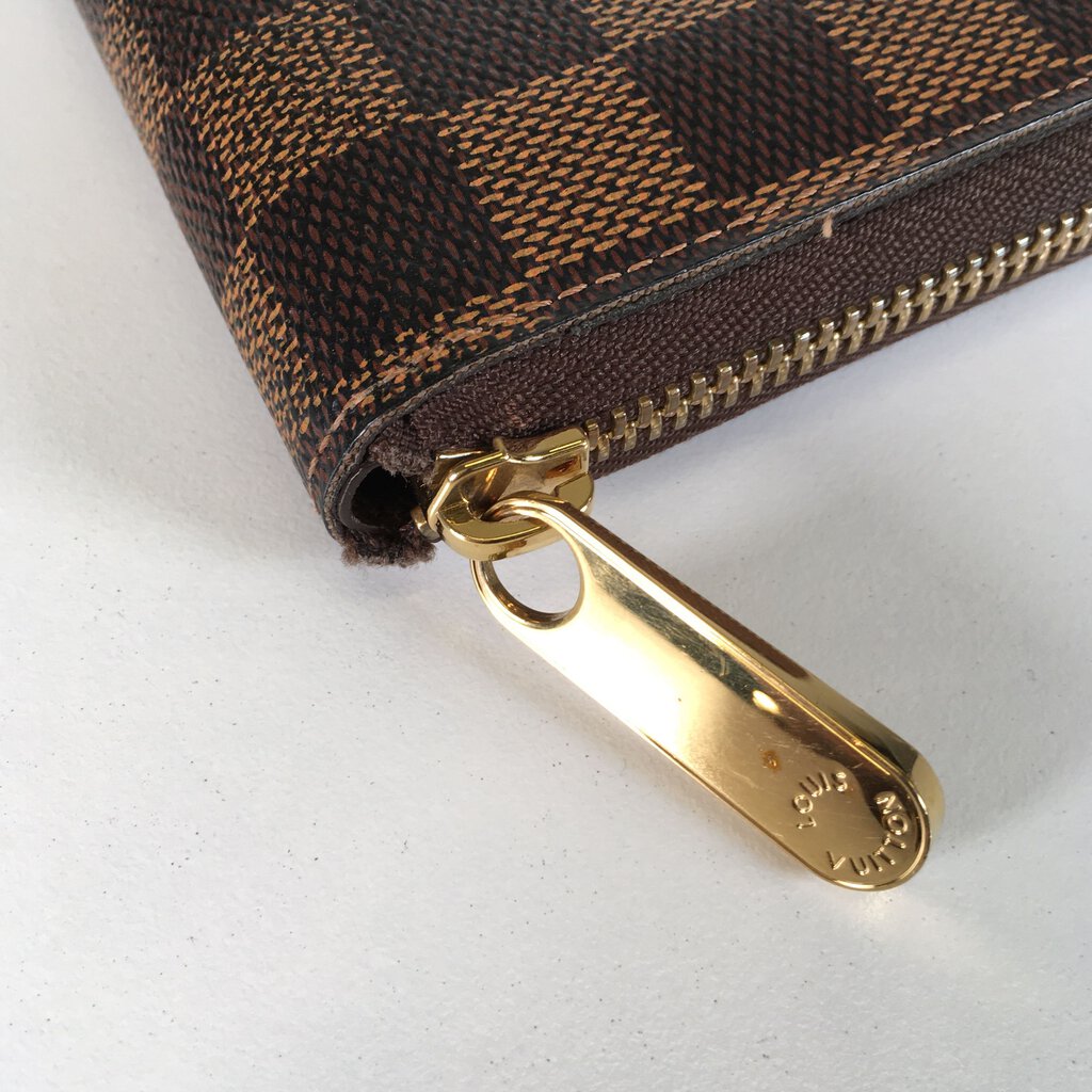 Louis Vuitton Zippy Wallet