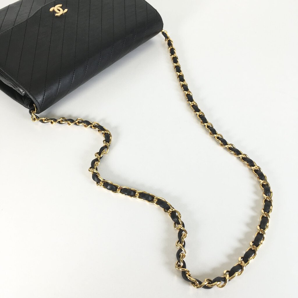 Chanel Vintage Diagonal Flap