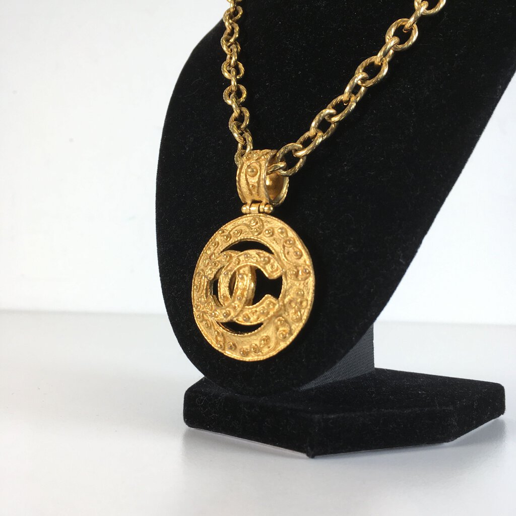 Chanel Vintage Round CC Necklace