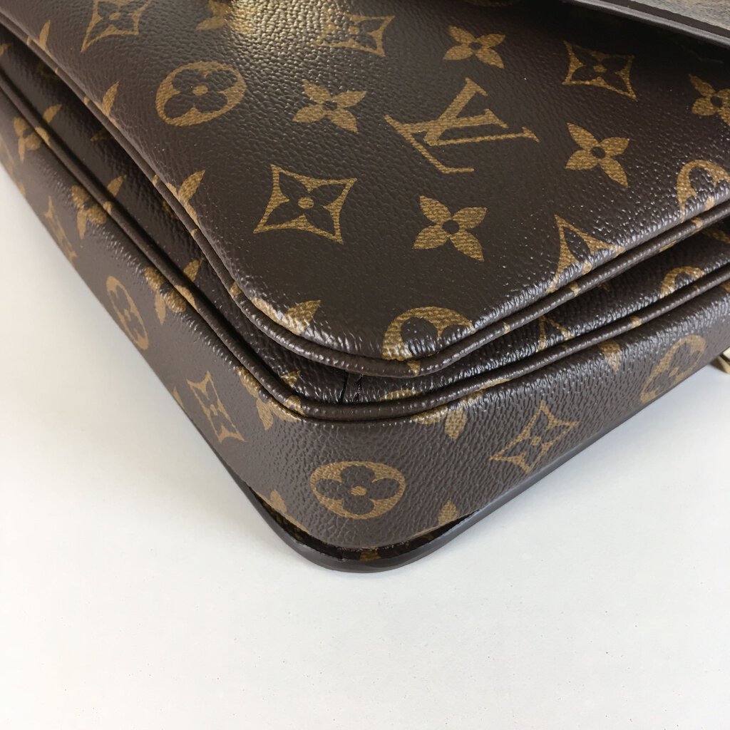 Louis Vuitton Pochette Metis