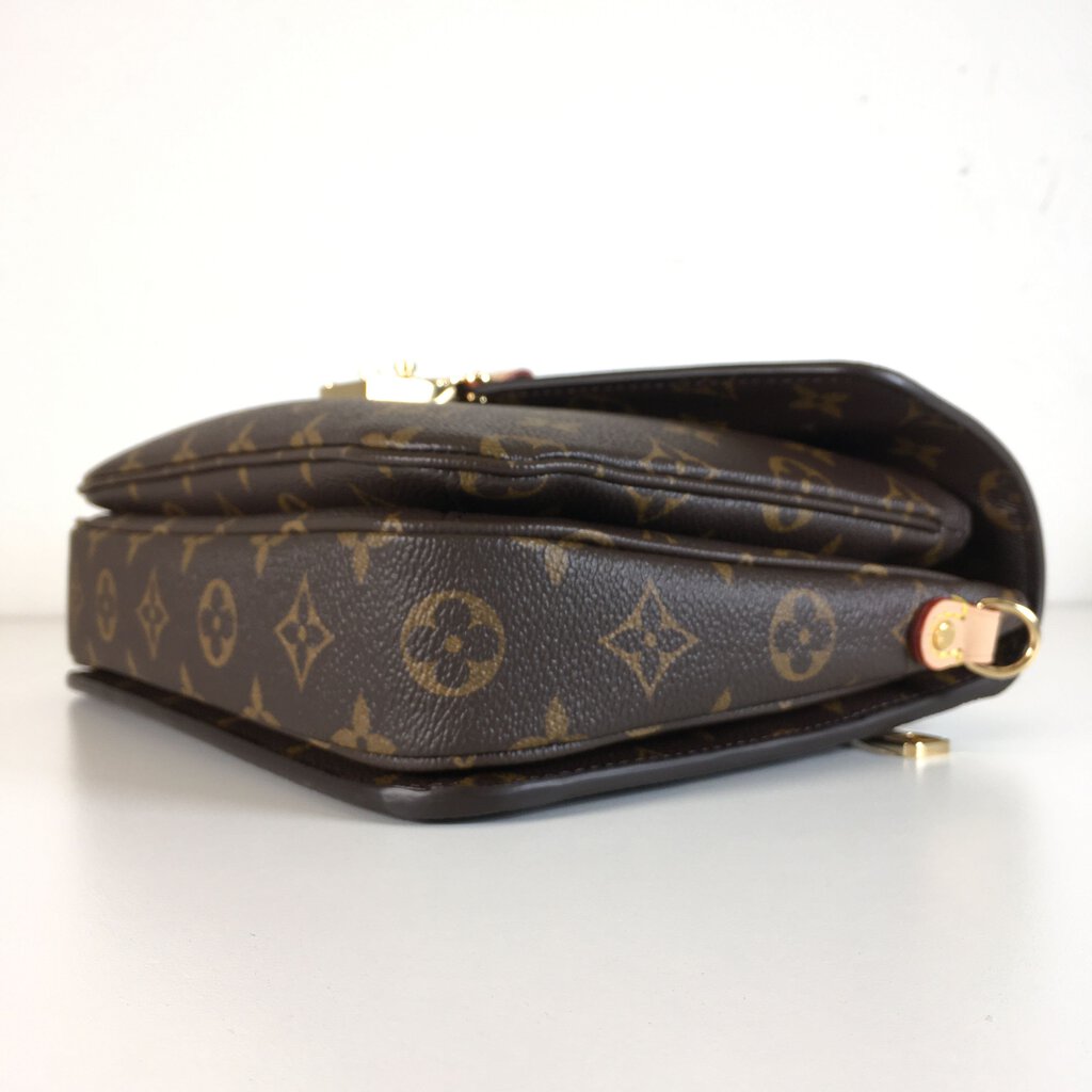 Louis Vuitton Pochette Metis