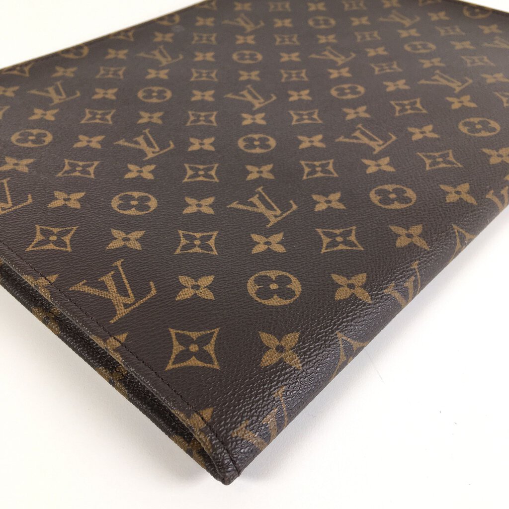 Louis Vuitton Etui GM