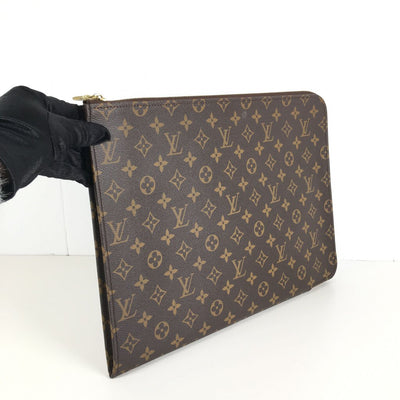 Louis Vuitton Etui GM