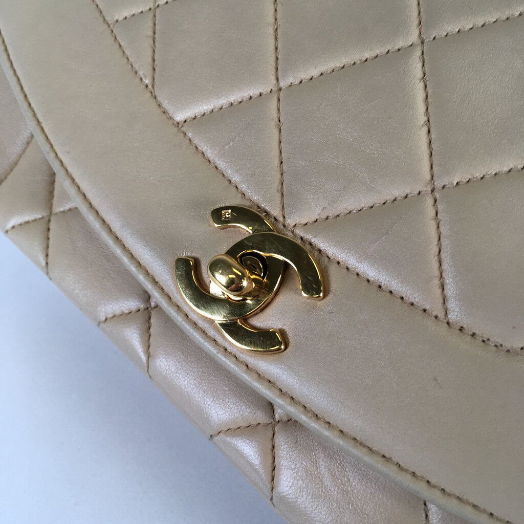 Chanel Vintage Diana UUXFTW