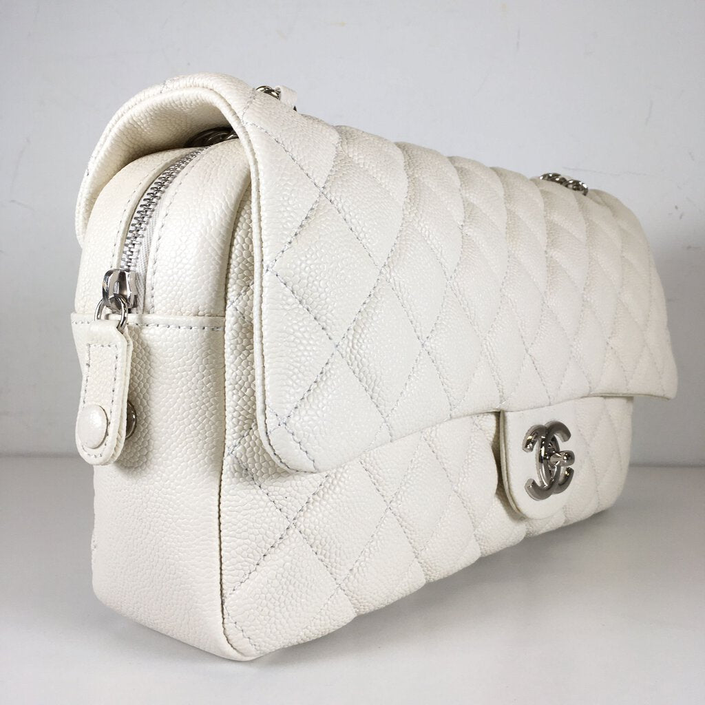 Chanel Easy Jumbo Flap