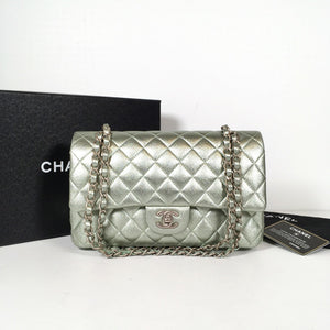 Chanel Classic Flap M/L