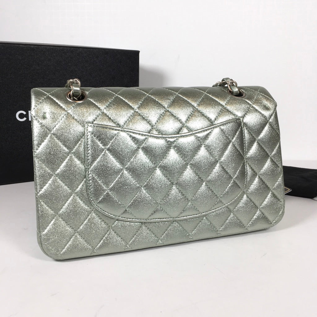 Chanel Classic Flap M/L