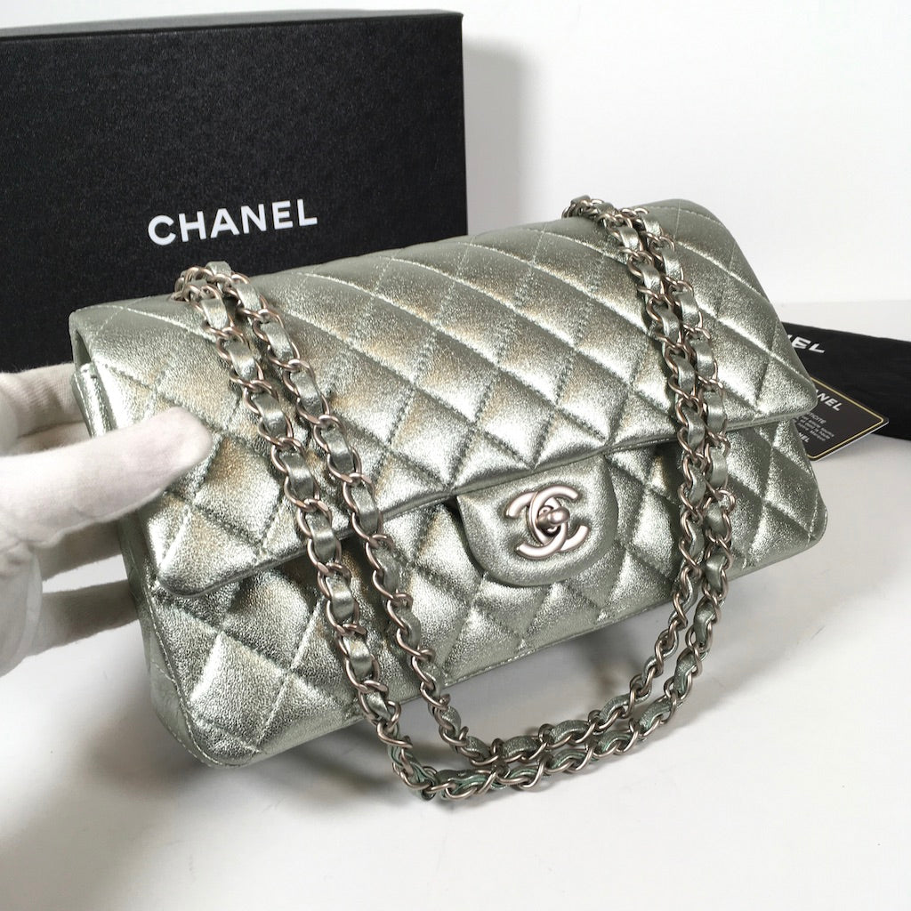 Chanel Classic Flap M/L