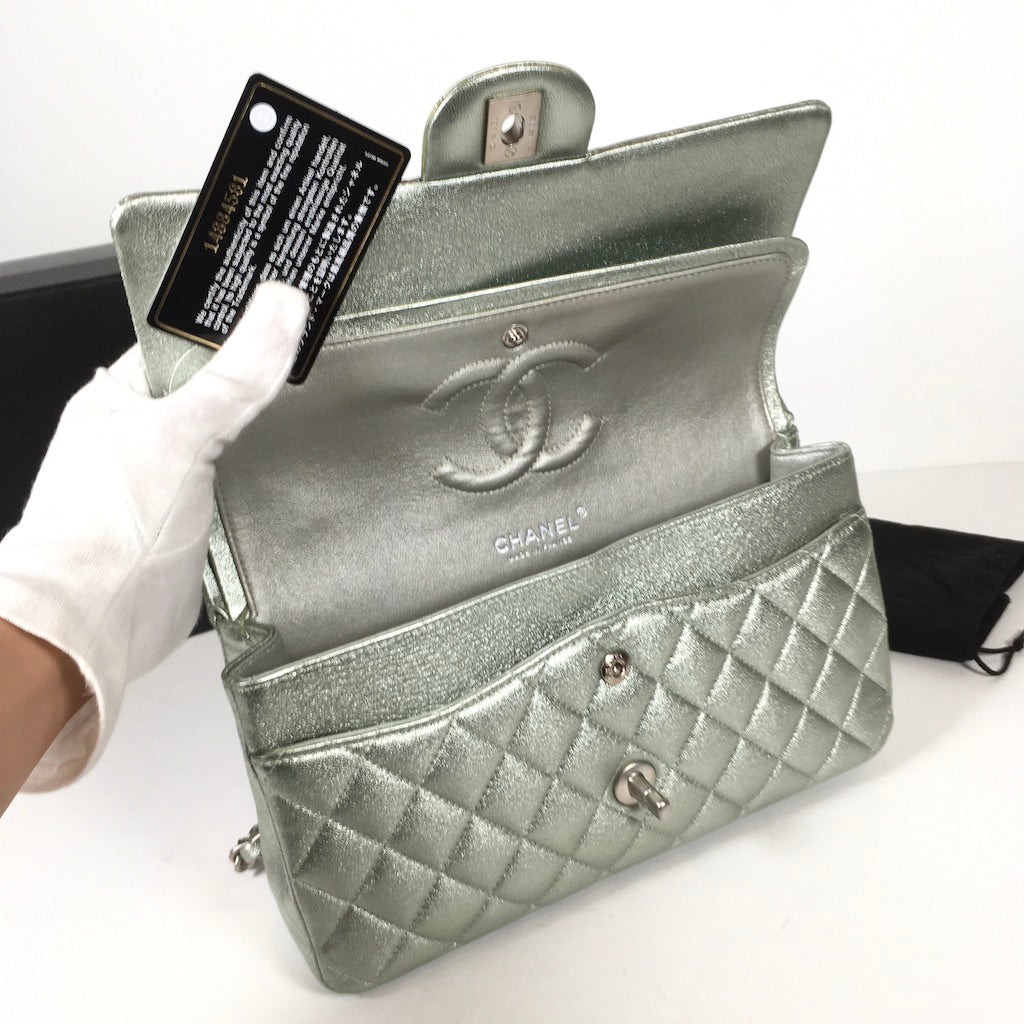 Chanel Classic Flap M/L