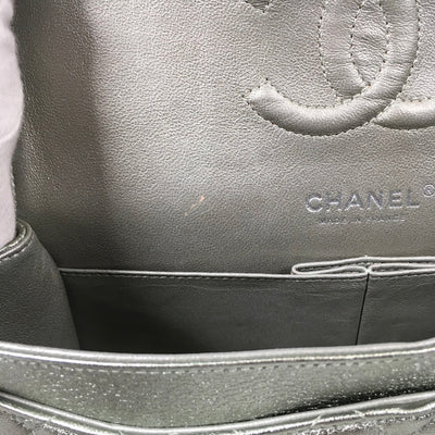 Chanel Classic Flap M/L