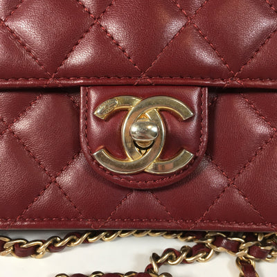 Chanel Seasonal Wallet on Chain